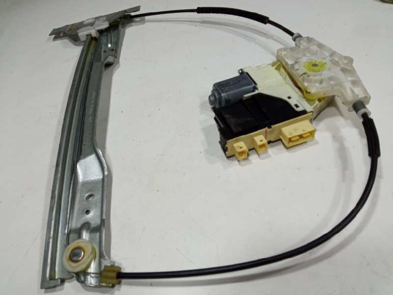 Recambio de elevalunas delantero derecho para citroen c4 coupe vtr referencia OEM IAM 7746004701  