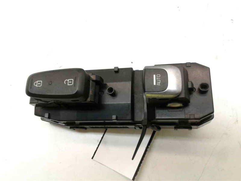 Recambio de mando elevalunas delantero derecho para kia sportage 1.6 cat referencia OEM IAM 93575-F1050  