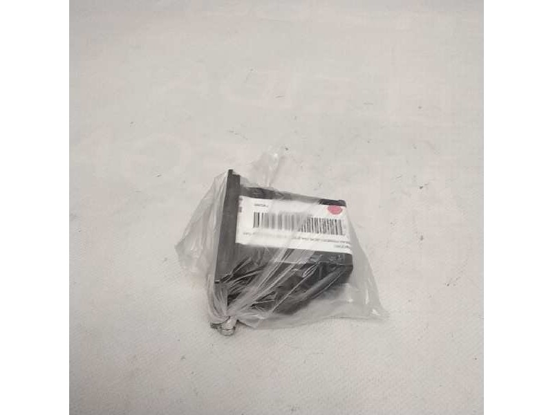 Recambio de cenicero para nissan primera berlina (p12) 1.9 16v turbodiesel cat referencia OEM IAM   