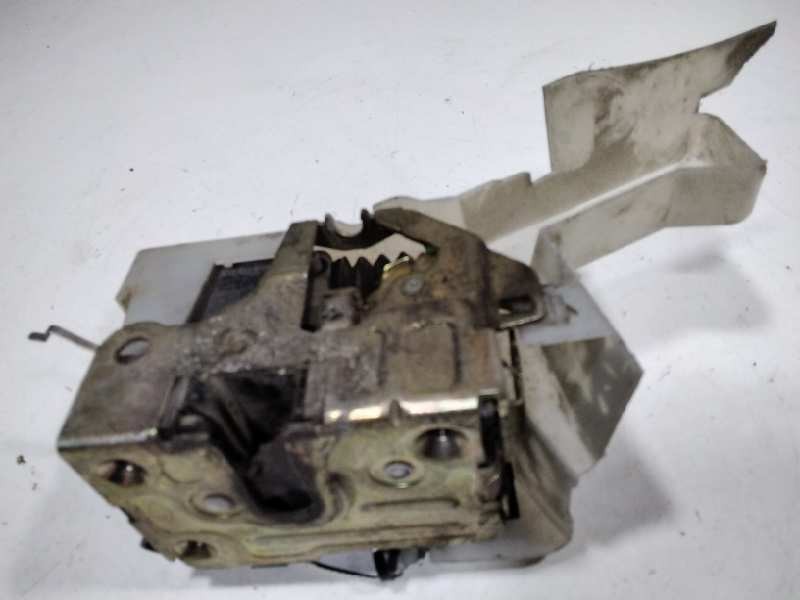 Recambio de cerradura puerta delantera derecha para renault clio ii fase i (b/cbo) 1.9 d referencia OEM IAM 7701045305  