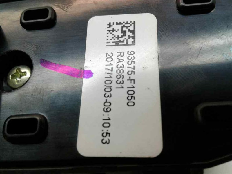 Recambio de mando elevalunas delantero derecho para kia sportage 1.6 cat referencia OEM IAM 93575-F1050  