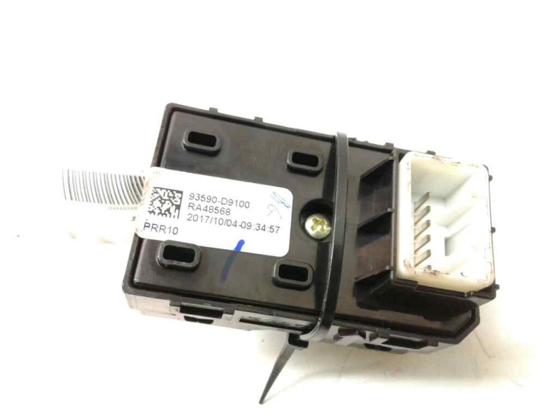 Recambio de mando elevalunas trasero derecho para kia sportage 1.6 cat referencia OEM IAM 93590-D9100  