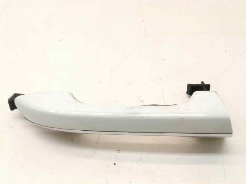 Recambio de maneta exterior delantera derecha para kia sportage 1.6 cat referencia OEM IAM 83665D9000  