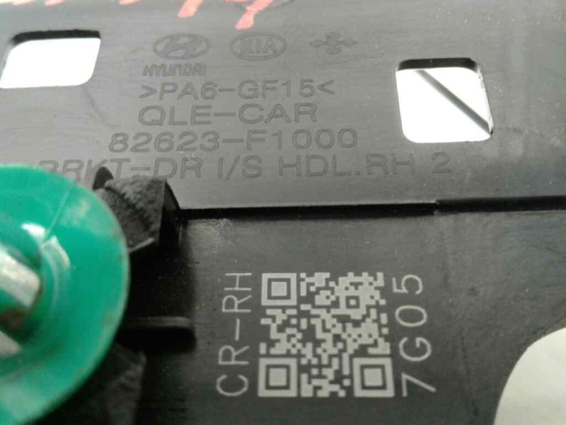 Recambio de maneta interior delantera derecha para kia sportage 1.6 cat referencia OEM IAM 82623F1000  