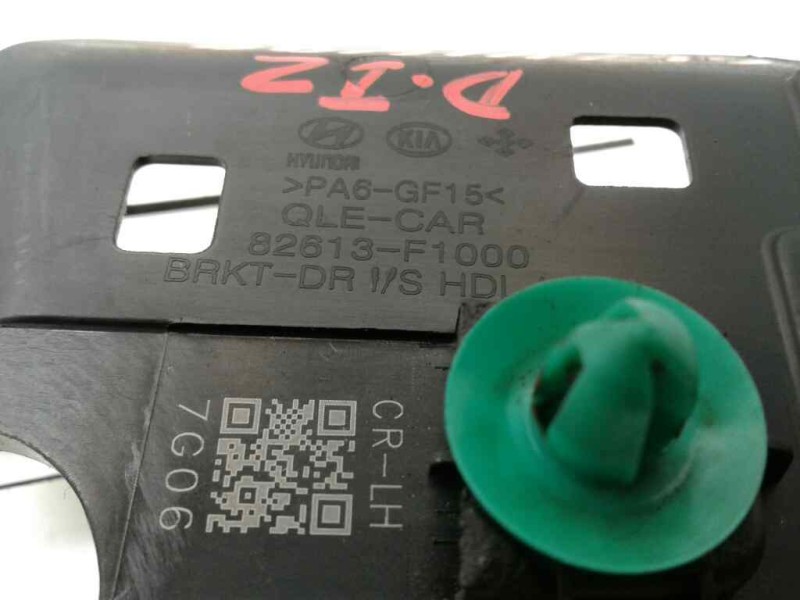 Recambio de maneta interior delantera izquierda para kia sportage 1.6 cat referencia OEM IAM 82613-F1000  