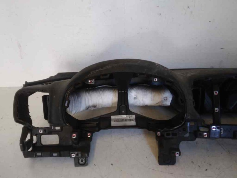Recambio de salpicadero para kia sportage 1.6 cat referencia OEM IAM 84710F1200WK 17100612187520QLLHD2 