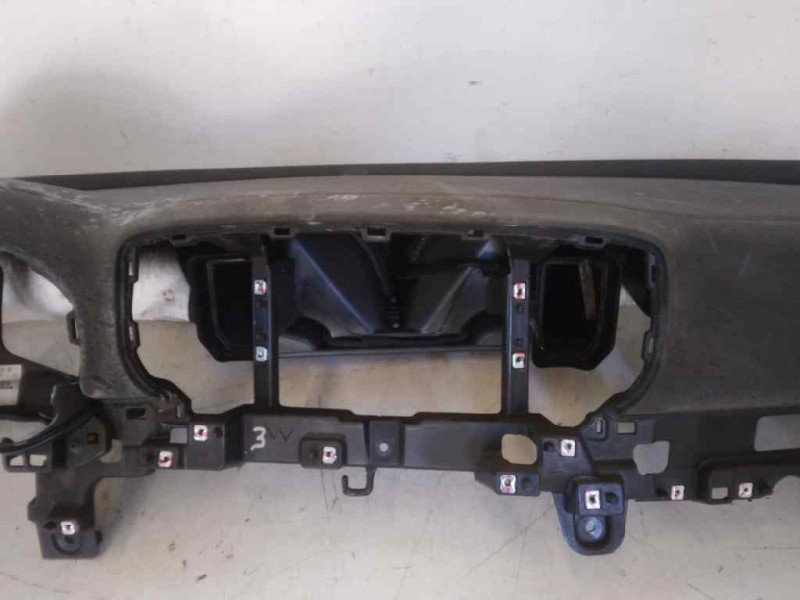 Recambio de salpicadero para kia sportage 1.6 cat referencia OEM IAM 84710F1200WK 17100612187520QLLHD2 