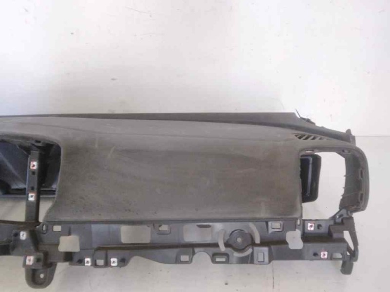 Recambio de salpicadero para kia sportage 1.6 cat referencia OEM IAM 84710F1200WK 17100612187520QLLHD2 