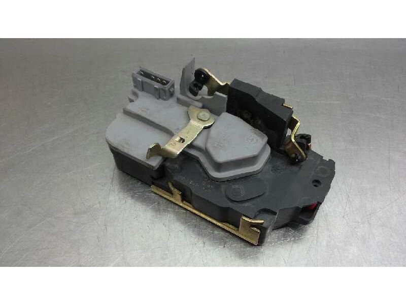 Recambio de cerradura puerta trasera derecha para peugeot 206 berlina xt referencia OEM IAM 913887  