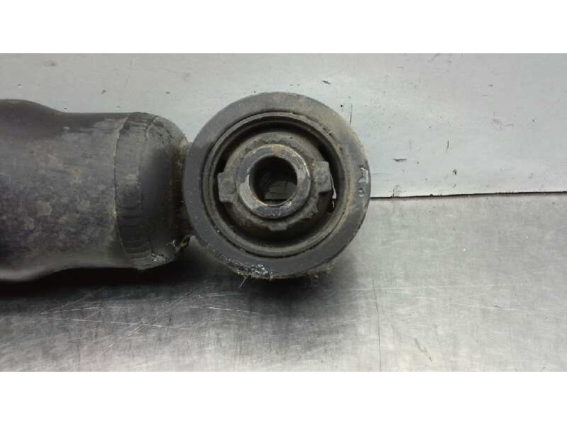 Recambio de amortiguador trasero derecho para chevrolet captiva 2.0 diesel cat referencia OEM IAM   