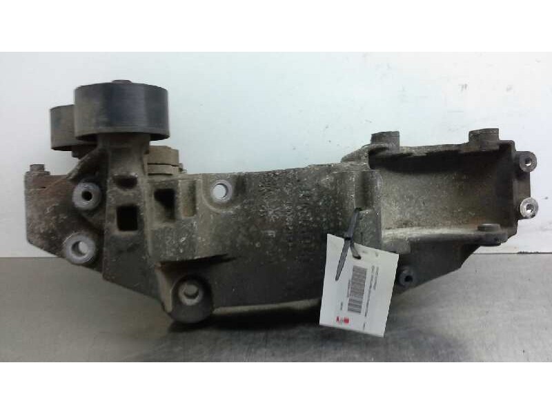 Recambio de soporte alternador para renault trafic combi (ab 4.01) generation privilege  combi corto referencia OEM IAM   