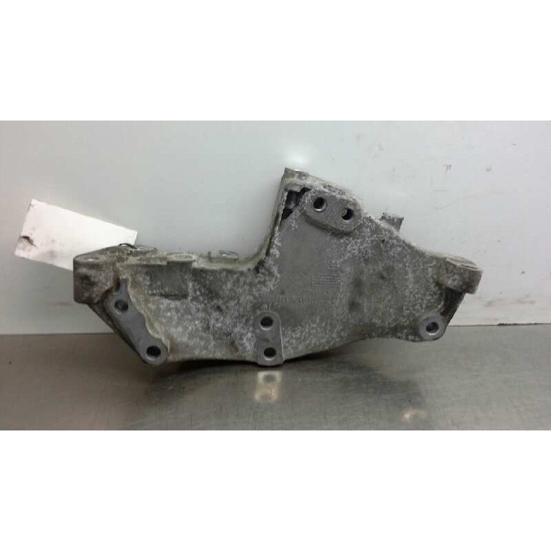 Recambio de soporte motor derecho inferior para renault trafic combi (ab 4.01) generation privilege  combi corto referencia OEM 