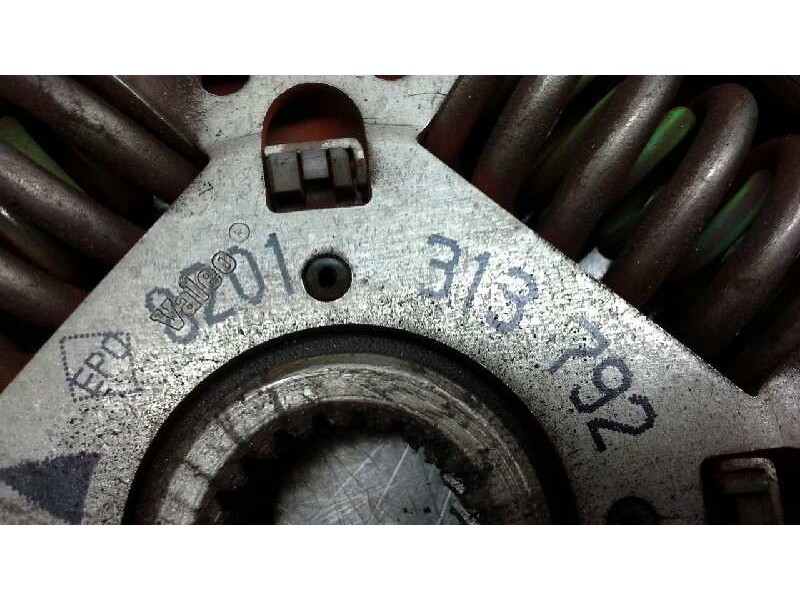 Recambio de disco embrague para renault trafic combi (ab 4.01) generation privilege  combi corto referencia OEM IAM 8201313792  