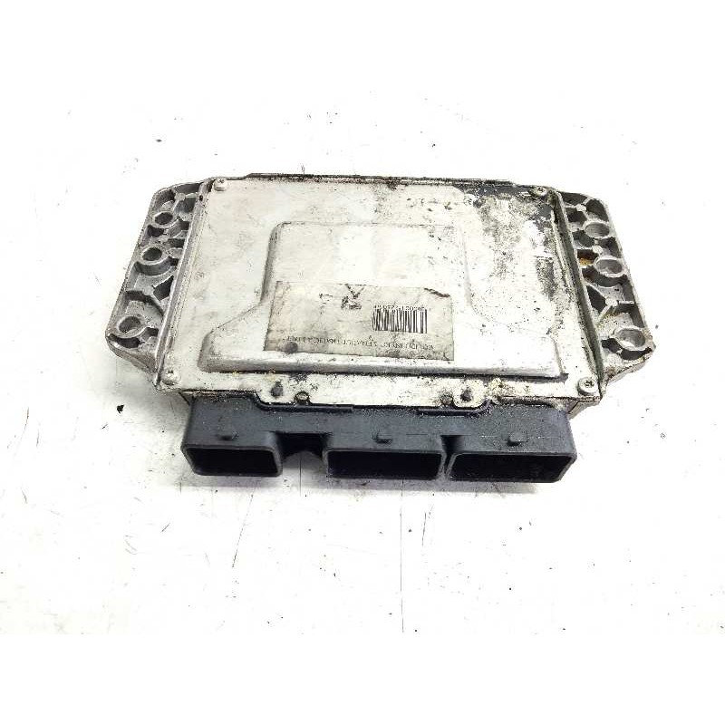 Recambio de centralita motor uce para renault trafic caja cerrada (ab 4.01) referencia OEM IAM 8200444583 S3000 122505