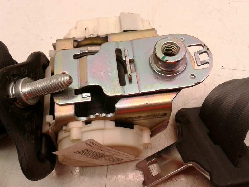 Recambio de cinturon seguridad trasero izquierdo para renault clio grandtour dynamique referencia OEM IAM 33048754B  