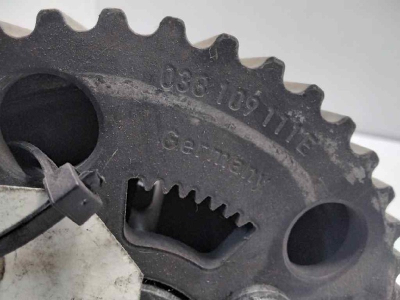 Recambio de arbol de levas para volkswagen golf v berlina (1k1) sportline 4motion referencia OEM IAM 038109111E  