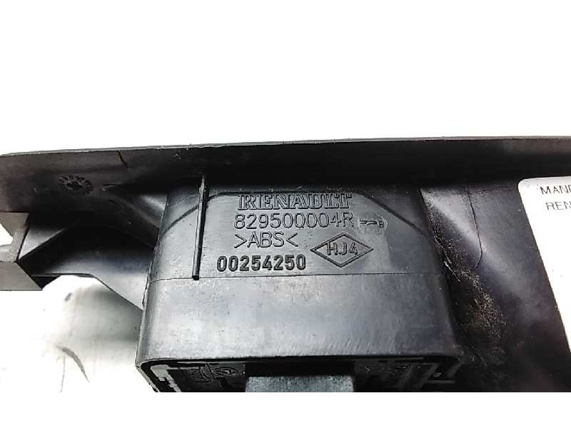 Recambio de mando elevalunas trasero derecho para renault scenic iii dynamique referencia OEM IAM 829500004R  