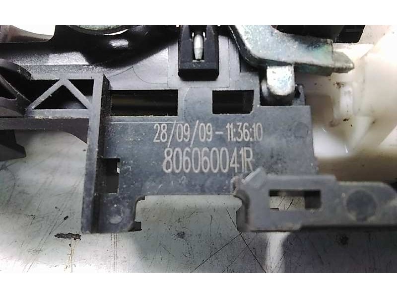 Recambio de maneta exterior trasera derecha para renault scenic iii dynamique referencia OEM IAM 806060041R  