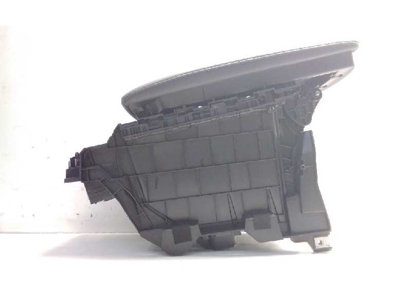 Recambio de apoyabrazos central para mazda cx-30 referencia OEM IAM M1107349  