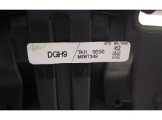 Recambio de apoyabrazos central para mazda cx-30 referencia OEM IAM M1107349   2