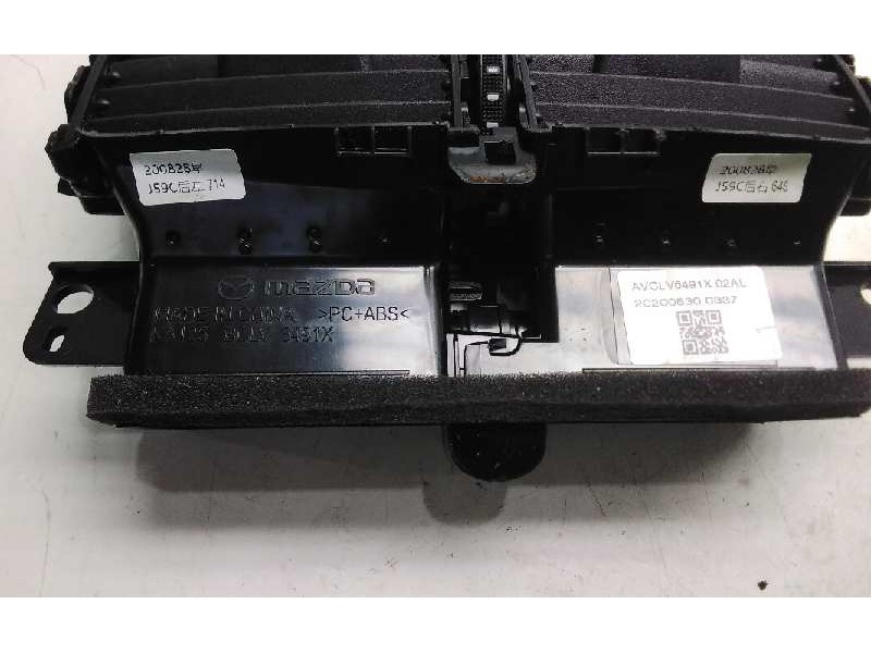 Recambio de aireador trasero central para mazda cx-30 referencia OEM IAM 202008300337  