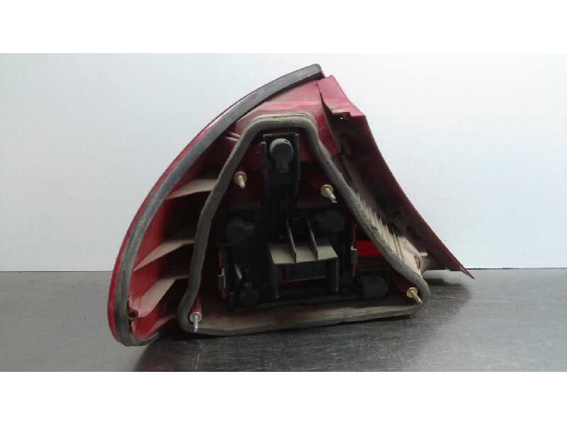 Recambio de piloto trasero izquierdo para ford mondeo berlina (gd) 1.6 16v cat referencia OEM IAM   