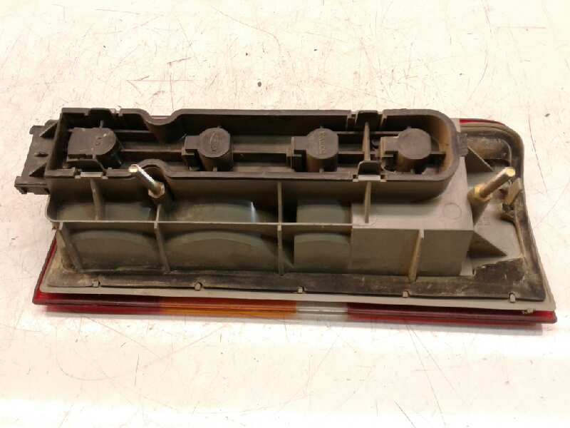 Recambio de piloto trasero izquierdo para ford fiesta courier furg. referencia OEM IAM 90VB13405AB  