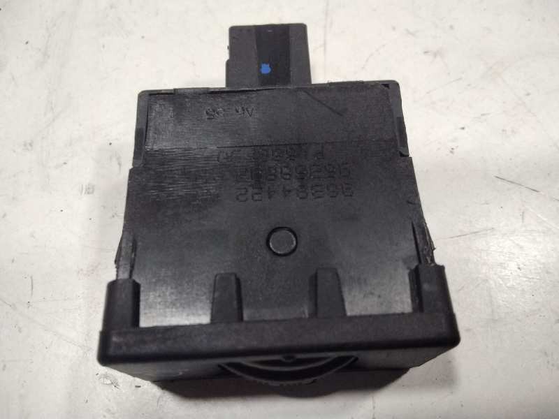 Recambio de regulador luces faros para citroen c3 1.4 sx plus referencia OEM IAM   