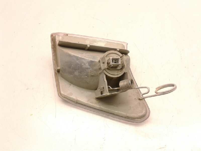 Recambio de piloto trasero derecho para ford fiesta berl./courier si referencia OEM IAM 7070864  