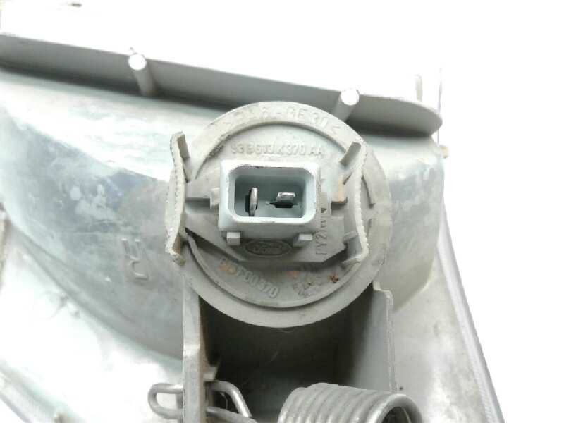 Recambio de piloto trasero derecho para ford fiesta berl./courier si referencia OEM IAM 7070864  