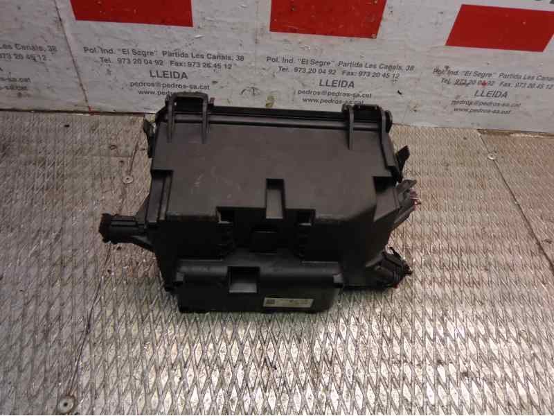Recambio de caja fusibles para opel corsa d 1.3 16v cdti referencia OEM IAM 93189297  