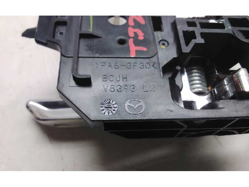 Recambio de maneta interior trasera izquierda para mazda cx-30 referencia OEM IAM V8393LH  