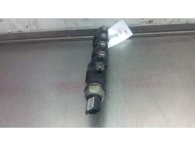 Recambio de rampa inyectora para peugeot 206 berlina 1.4 hdi referencia OEM IAM 9654592680  