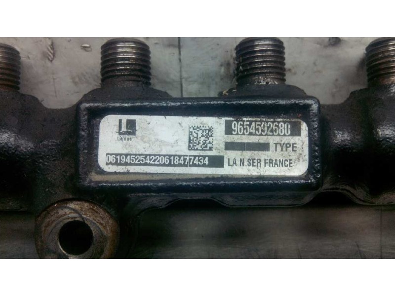 Recambio de rampa inyectora para peugeot 206 berlina 1.4 hdi referencia OEM IAM 9654592680  