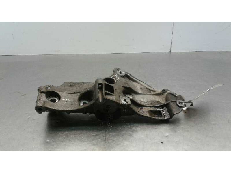 Recambio de soporte alternador para renault megane ii berlina 5p confort dynamique referencia OEM IAM 8200327134  