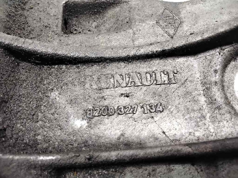 Recambio de soporte alternador para renault megane ii berlina 5p confort dynamique referencia OEM IAM 8200327134  