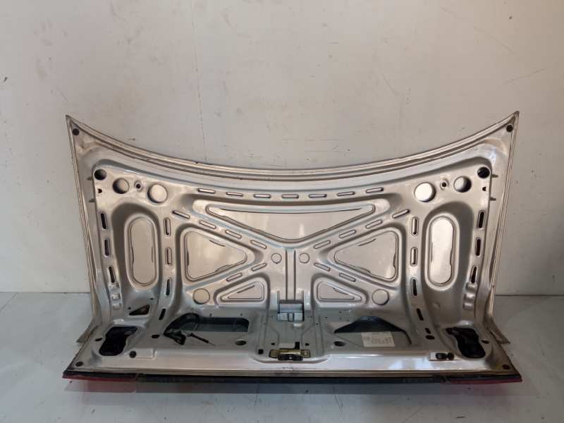 Recambio de porton trasero para audi 100 berlina (443) básico referencia OEM IAM 443827023F  