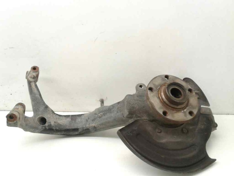 Recambio de mangueta delantera izquierda para volkswagen passat berlina (3b2) comfortline referencia OEM IAM 8D0407257 Y8772 