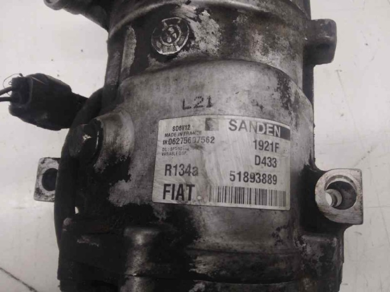 Recambio de compresor aire acondicionado para opel combo d expression l1h1 referencia OEM IAM 51893889  