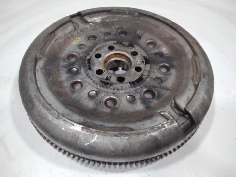Recambio de volante motor para skoda yeti 2.0 tdi referencia OEM IAM 0622940015  