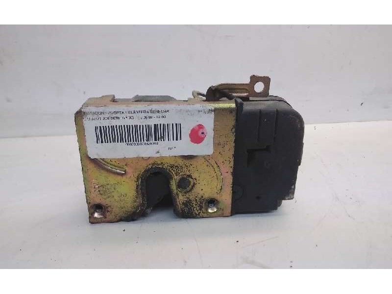 Recambio de cerradura puerta delantera derecha para peugeot 206 berlina xs referencia OEM IAM 9136J1  