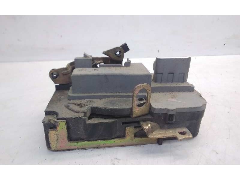 Recambio de cerradura puerta delantera derecha para peugeot 206 berlina xs referencia OEM IAM 9136J1  