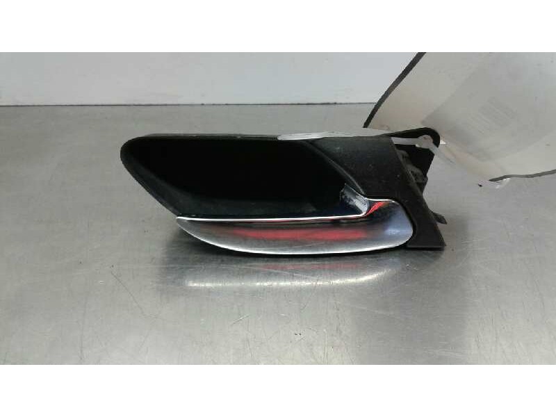 Recambio de maneta interior delantera derecha para bmw serie 3 berlina (e46) 330d referencia OEM IAM 8200724  