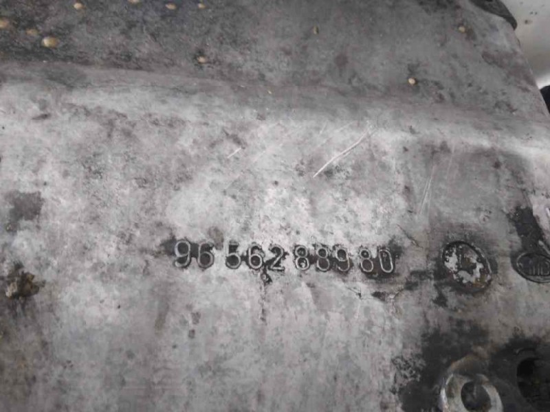 Recambio de carter para volvo v50 familiar 2.0 d kinetic referencia OEM IAM 9656288980  