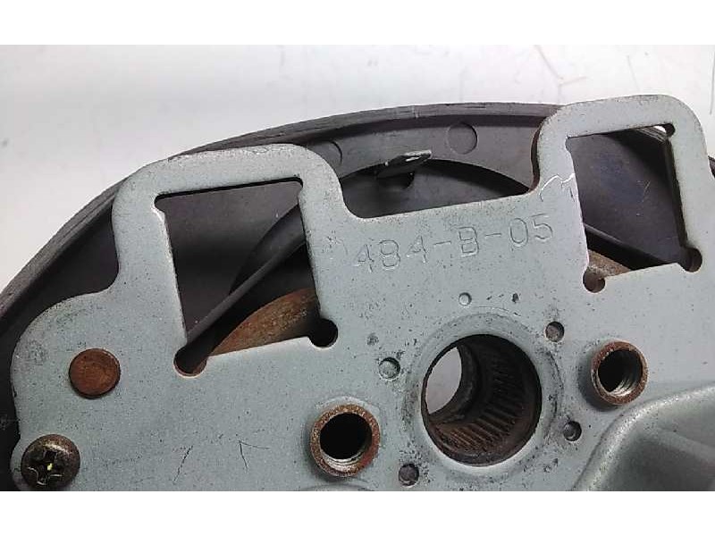 Recambio de volante para nissan vanette cargo referencia OEM IAM 484B05  