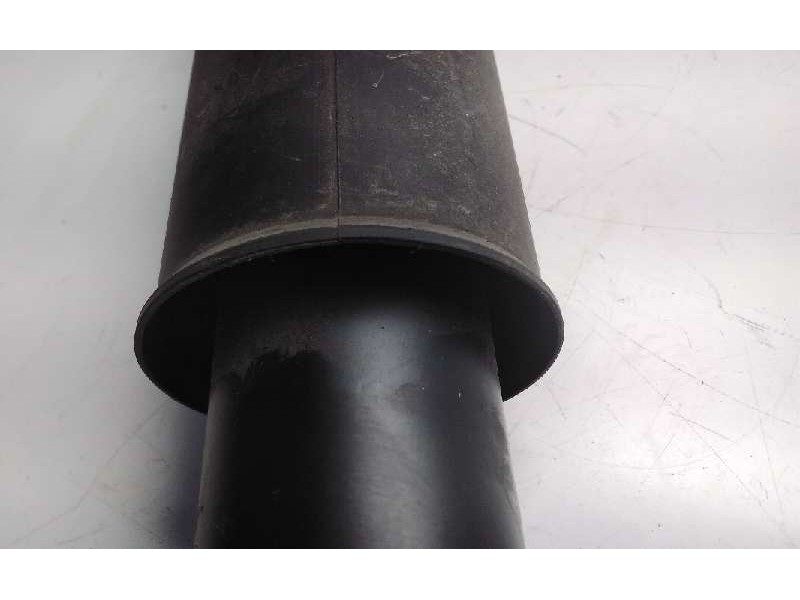 Recambio de amortiguador trasero derecho para mazda cx-30 referencia OEM IAM DGK928700  