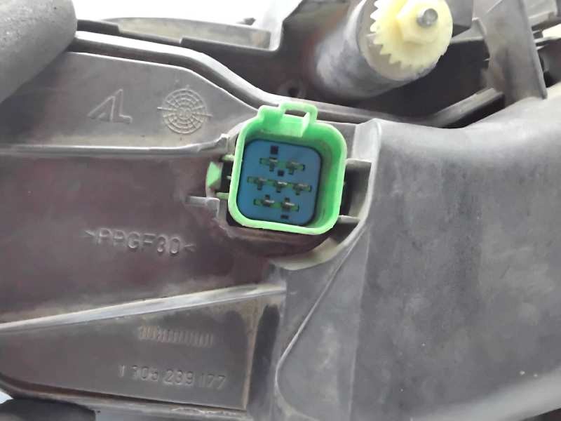 Recambio de faro derecho para ford mondeo berlina (ge) ambiente referencia OEM IAM 1435619  