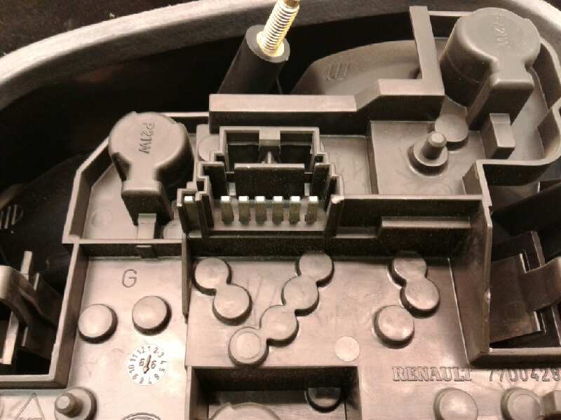 Recambio de piloto trasero izquierdo para renault megane i fase 2 berlina (ba0) 1.9 dti rte referencia OEM IAM 7700428320  