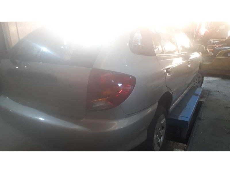 kia rio del año 2002