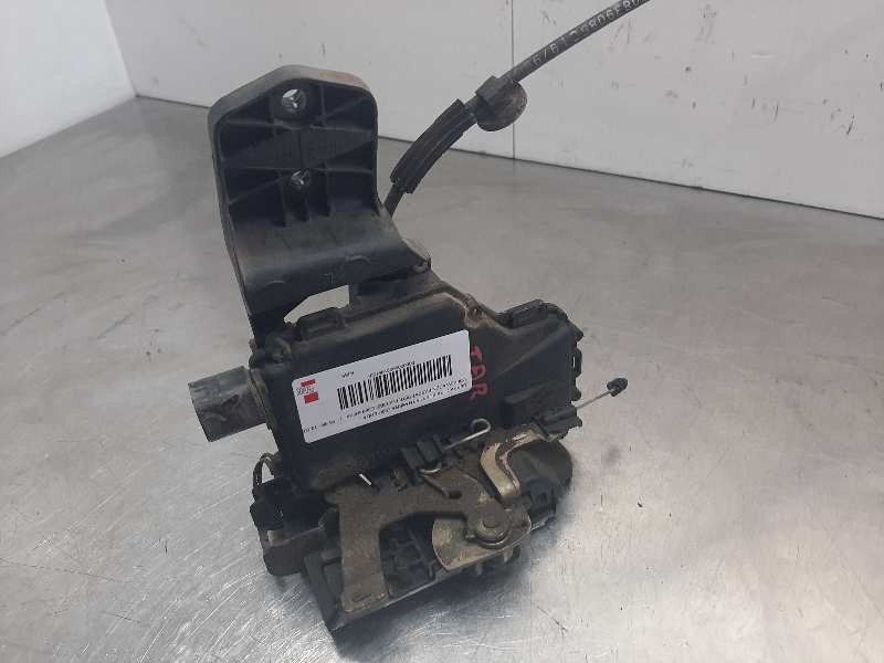 Recambio de cerradura puerta trasera izquierda para volkswagen passat berlina (3b2) comfortline referencia OEM IAM 3B4839015AL  